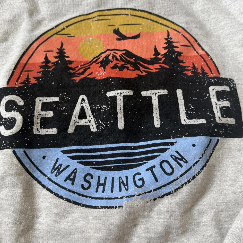 Seattle Washington Graphic Crewneck Sweatshirt Oatmeal Seattle Shirt Co Size M - Picture 2 of 6